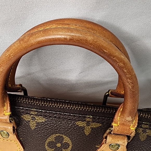 LV Monogram Vintage Nano with Strap - Picture 7 of 14